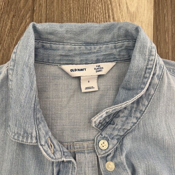 Old Navy Classic Light Blue Button-Down Chambray Shirt – Small - Picture 6 of 8